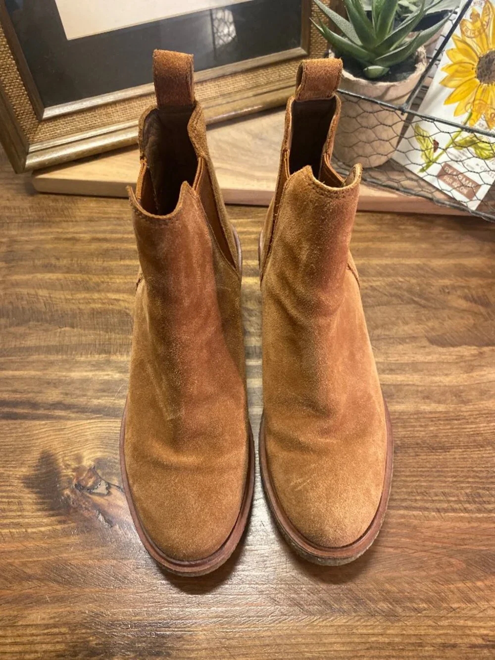CLARKS Clarkford Top Chelsea Boot - Suede Leather Wedge Ankle Boots - Size 6.5